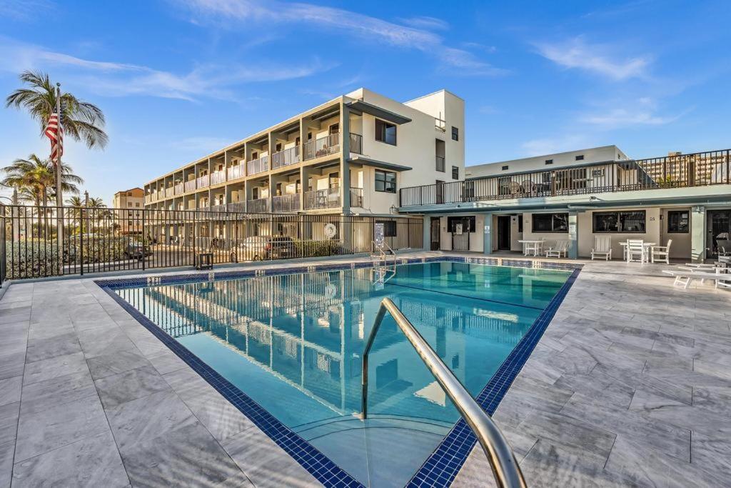 Beachfront & Pool Near Marriott Hollywood Beach Bagian luar foto
